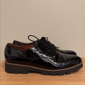 Vionic Black Patent Lace-Up Derby Flats